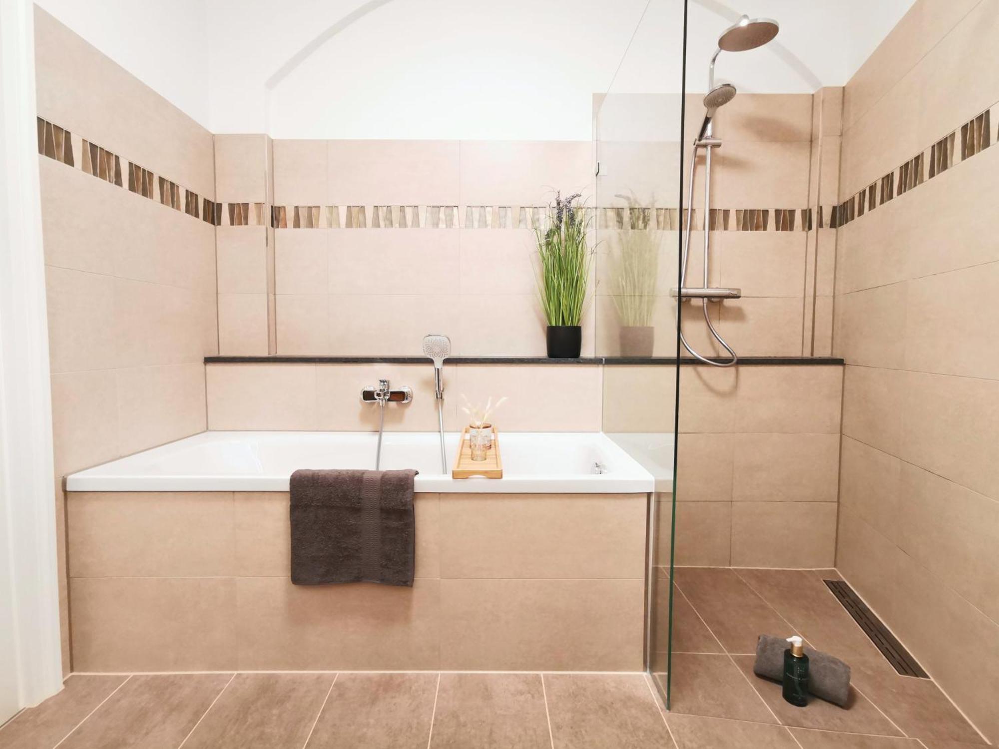 Fynbos Apartments Deluxe, Balkon, Historisch, Parkplatz Meißen المظهر الخارجي الصورة
